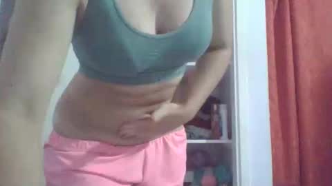 Snapshot of mia_k02 chatting on 10.21.25 Mia online show from 10.21.25