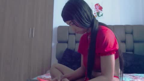 mia_kleim1 online show from 02.04.26