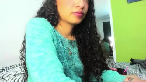 Mia online show from 10.26.25