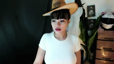 Snapshot of mia_lover9 chatting on 06.12.26 M I A online show from 06.12.26