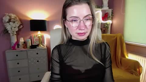 Mia online show from 02.08.25