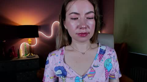 Mia online show from 10.25.25