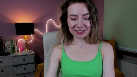 Mia online show from 11.19.25