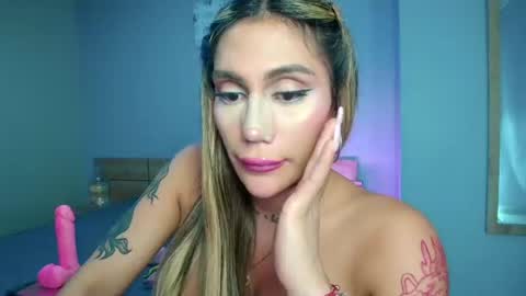 Snapshot of mia_mattel chatting on 06.11.26 333 online show from 06.11.26