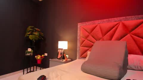 MIA  online show from 12.02.25