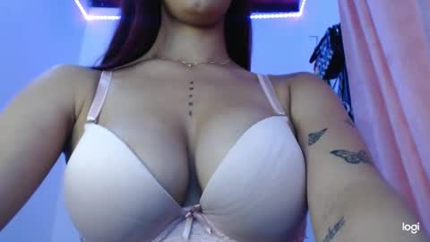 mia independent model online show from 02.06.25