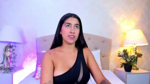 Snapshot of mia_montess chatting on 05.06.26 mia montess online show from 05.06.26