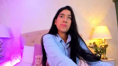Snapshot of mia_montess chatting on 06.19.26 mia montess online show from 06.19.26