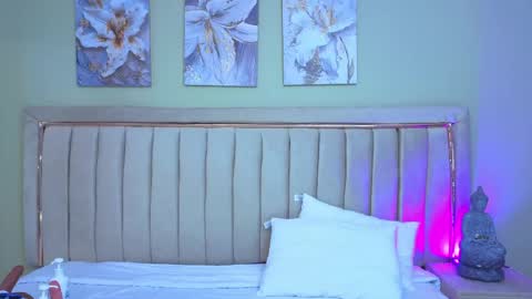 Mia online show from 04.16.26