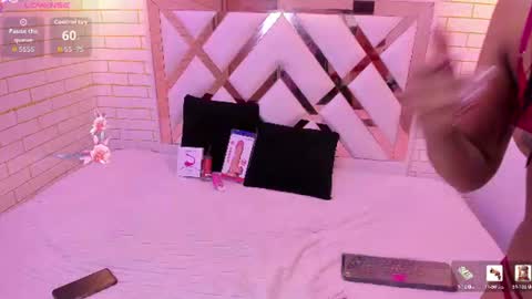 mia_petite18 online show from 07.13.26