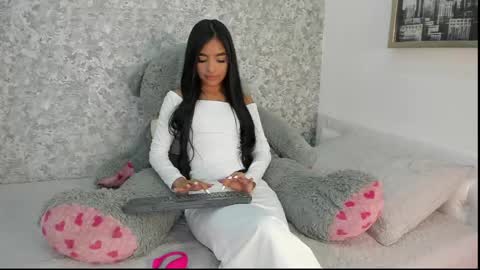Snapshot of mia_petithe chatting on 05.26.26 Mia online show from 05.26.26