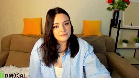 Mia online show from 10.03.25