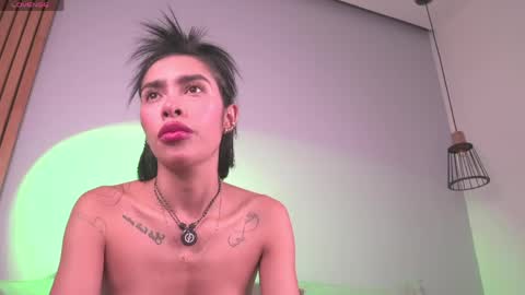 Mia Reeves online show from 04.17.26