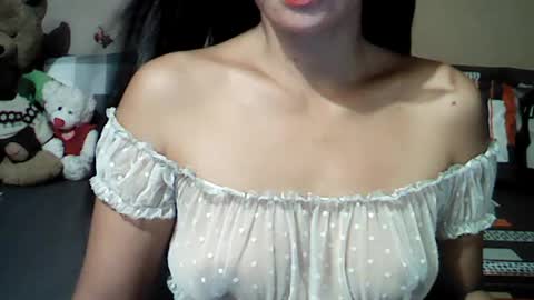 Snapshot of mia_rein chatting on 06.30.26 mia_rein online show from 06.30.26