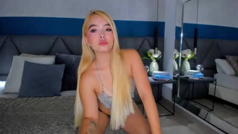 Snapshot of mia_roswell chatting on 09.24.25 MIA online show from 09.24.25