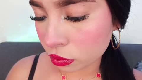 Mia Roux online show from 09.10.25