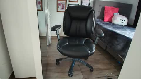 Mia Sepulveda online show from 04.04.26