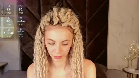 Mia online show from 10.28.25