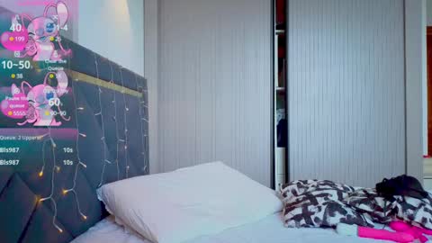 Mia online show from 03.04.25