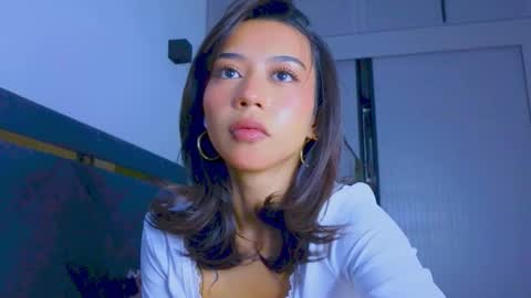 Mia online show from 09.21.25