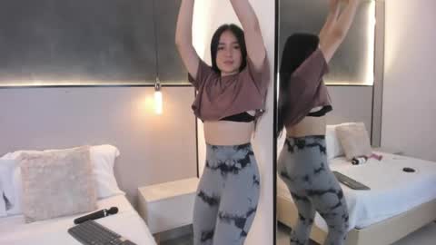 Snapshot of mia_slora chatting on 05.19.26 M I A online show from 05.19.26