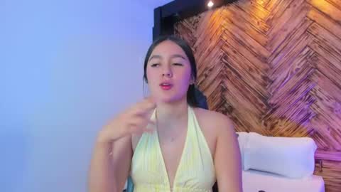Snapshot of mia_slora chatting on 07.16.26 M I A online show from 07.16.26