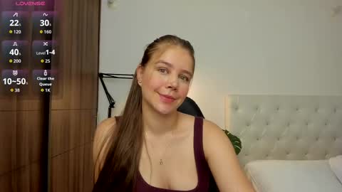 Snapshot of mia_speencer chatting on 10.24.25 Mia online show from 10.24.25