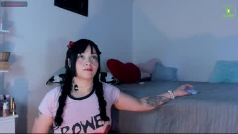 Mia  online show from 11.03.25