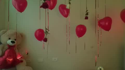 Snapshot of mia_thopsom chatting on 02.14.26 mia_thopsom online show from 02.14.26