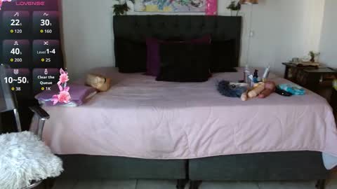 MIA  online show from 09.21.25