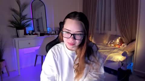 VixenMia online show from 02.25.25