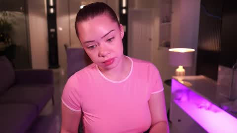 VixenMia online show from 10.15.25