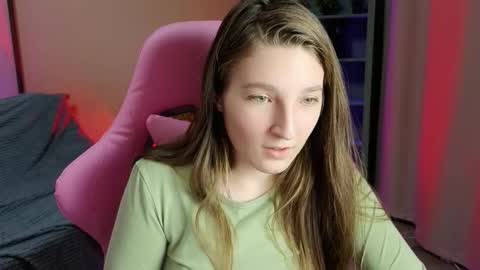 Mia online show from 11.27.25