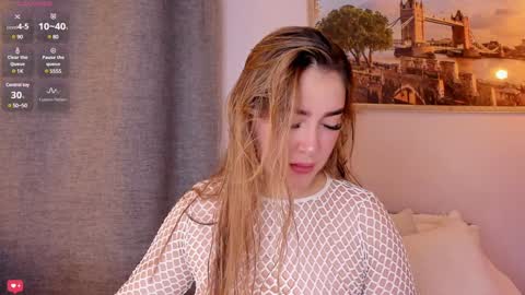 Mia White  online show from 02.07.25