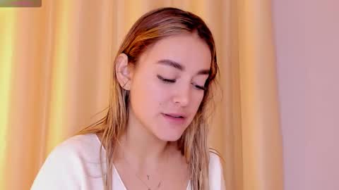 Mia White  online show from 01.08.26