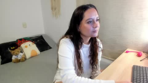 Mia   online show from 12.21.24