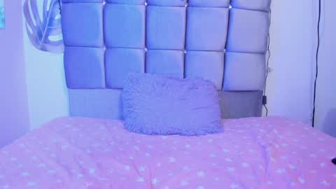 mia  nicolle online show from 12.06.24