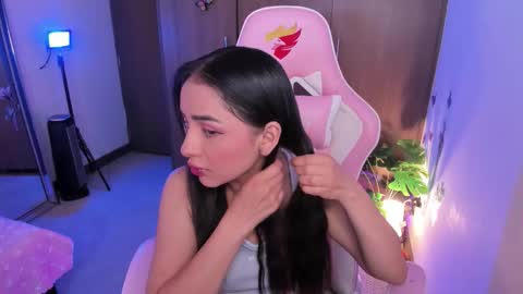 mia  nicolle online show from 11.13.25