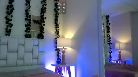 Snapshot of miaa_gh1 chatting on 06.11.26 Mia online show from 06.11.26