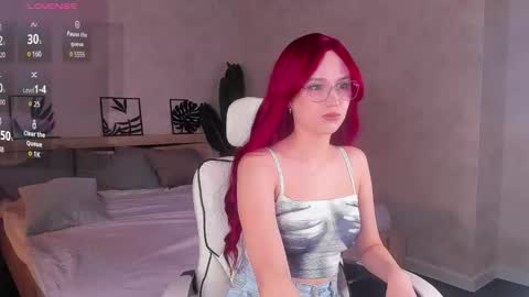 Snapshot of miaa_hill chatting on 03.24.26 Mia online show from 03.24.26