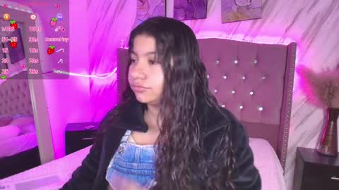 Snapshot of miaa_smiith1 chatting on 12.06.24 miaa_smiith1 online show from 12.06.24