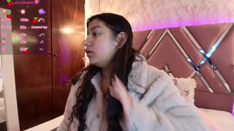 Snapshot of miaa_smiith1 chatting on 01.27.25 miaa_smiith1 online show from 01.27.25