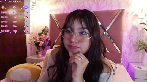 Snapshot of miaa_smiith1 chatting on 02.15.25 miaa_smiith1 online show from 02.15.25