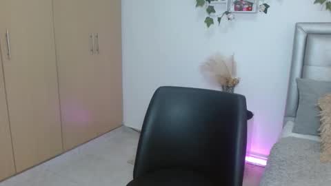 Snapshot of miaa_star_1x chatting on 04.20.26 miaa_star_1x online show from 04.20.26