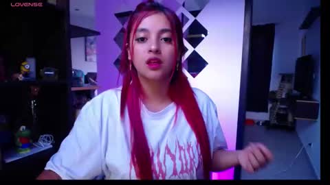 Snapshot of miaaa_mo chatting on 01.08.25 Ma online show from 01.08.25