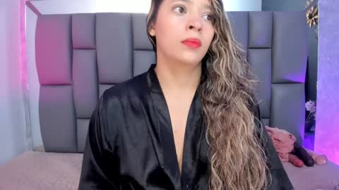 Mia online show from 02.01.25