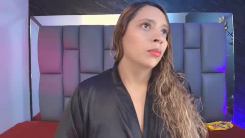 Mia online show from 09.29.25