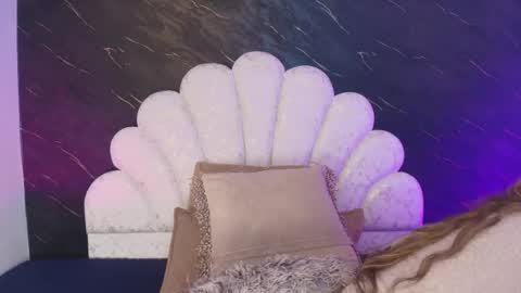 Mia online show from 04.16.26