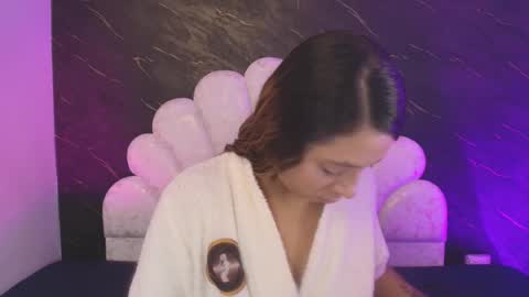 Snapshot of miaabrown__ chatting on 05.01.26 Mia online show from 05.01.26
