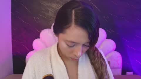 Snapshot of miaabrown__ chatting on 05.07.26 Mia online show from 05.07.26